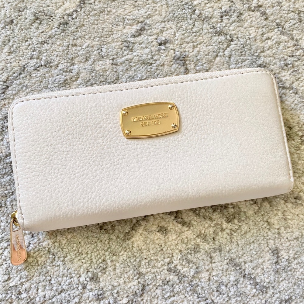 New Michael Kors Wallet